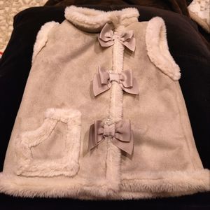 Girl's 4T Suede Like Faux Fur Lined Off White Vest With Bows  Super Soft